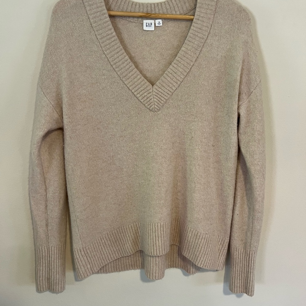 GAP Beige V-Neck Sweater